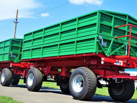 MBP - 9 pótkocsi kedvező áron