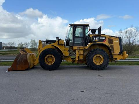 Caterpillar 966M / 2017 / 9605 üzemóra / Lízing 20%-tól