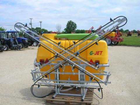 Új GJET 800L szántóföldi permetező 12-15 méter munkaszélességgel