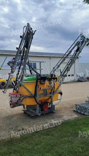 Új GJET 1000L szántóföldi permetező 15-18 méter munkaszélességgel