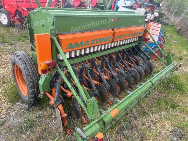 AMAZONE D8 - 25, 2,5 MÉTERES TÁRCSÁS VETŐGÉP . APRÓMAG VETÉSÉRE IS ALKALMAS