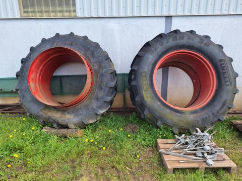 Eladó ikerkerék szett 520/85R38