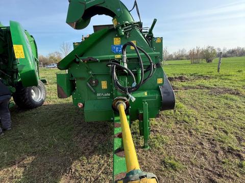 McHale C460 vontatott bálabontó-kiosztó