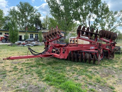 IH 7.2 tárcsa kiegészítőivel