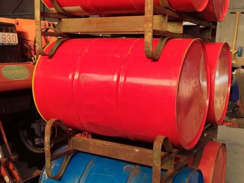 200 literes lemezhordó tartó állvány