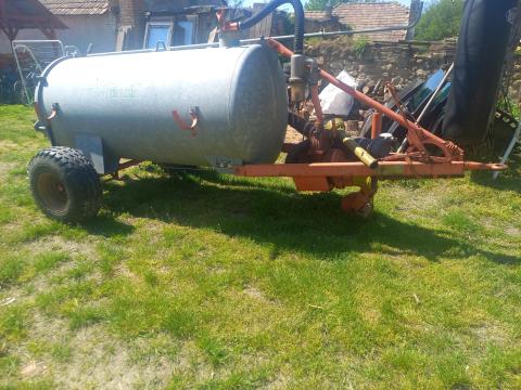 Bauer szippantó pótkocsi 1700 l