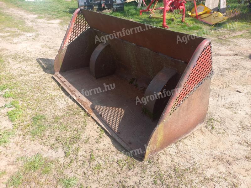 Homlokrakodó kanál 200 cm