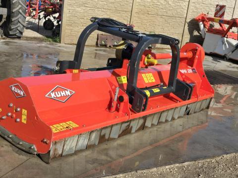 Kuhn BPR 28 szárzúzó