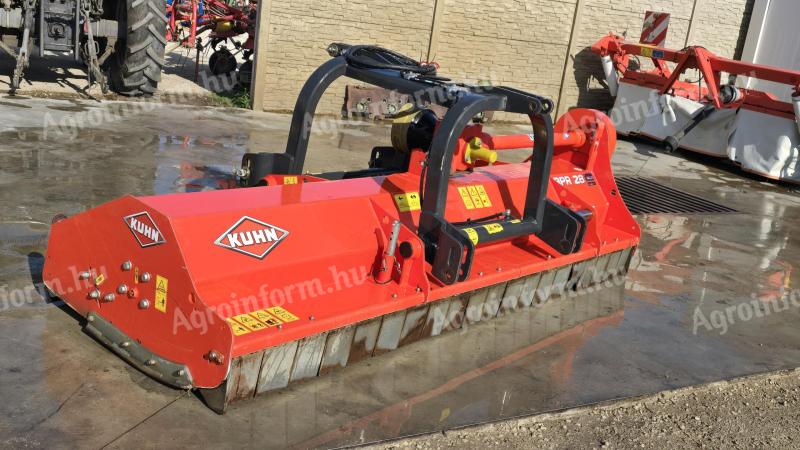 Kuhn BPR 28 szárzúzó