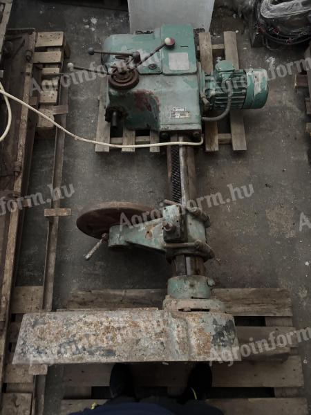 Oszlopos fúrógép FO-32
