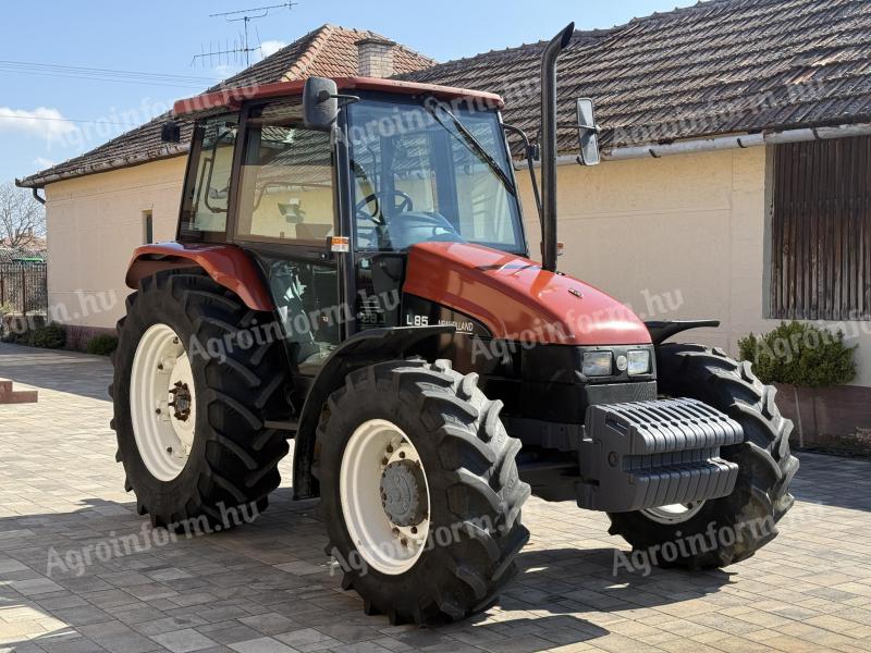 New Holland L85 DT traktor