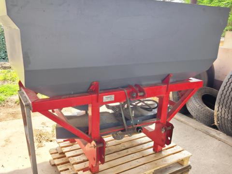 Műtrágyaszóró - 1500 literes Mosh