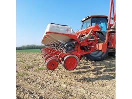 Kuhn Maxima 12 soros vetőgép