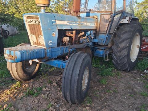 Eladó Ford traktor