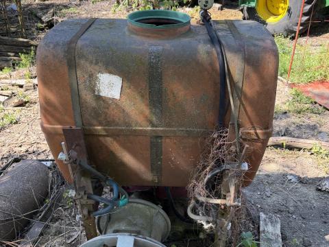 Eladó régi permetezők