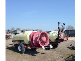 Hardi 2000 literes vegyszerező javításra szoruló állapotban