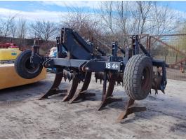 Vakond IS 4+1 talajlazító,  elmunkáló hengerrel