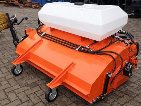 Új Metal-Technik / MetalTechnik MT1 első függesztésű hidraulikus seprőgép traktorhoz / rakodóhoz Új Metal-Technik / MetalTechnik MT1 első függesztésű hidraulikus seprőgép traktorhoz / rakodóhoz