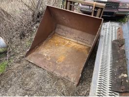 Targonca hidraulikusan dönthető kanál