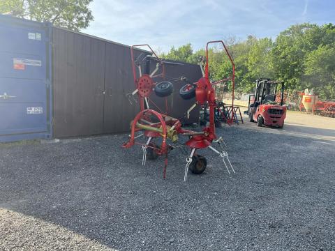 Pöttinger HIT 470 rendkezelő