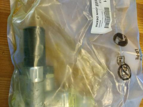 Üzemanyag pumpa john deere 7610 7710 7810 RE503803