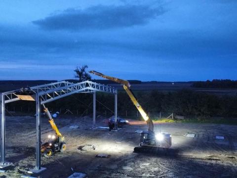 20x40m csarnokszerkezet tervezéssel,  gyártással,  kivitelezéssel eladó