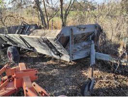 Eicher 2,5 tonnás trágyaszóró