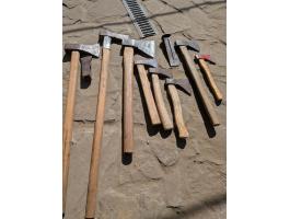 Fejsze, balta – kicsi és nagy kovácsolt is