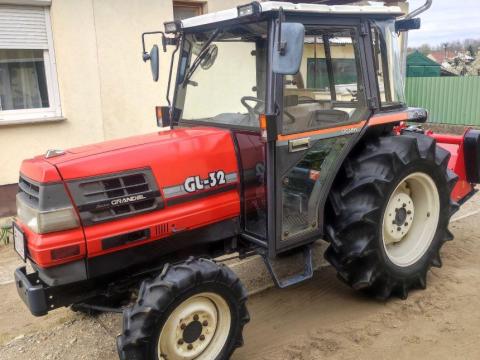 Kubota GL 32 japán kistraktor műszakival, mulcsozóval eladó