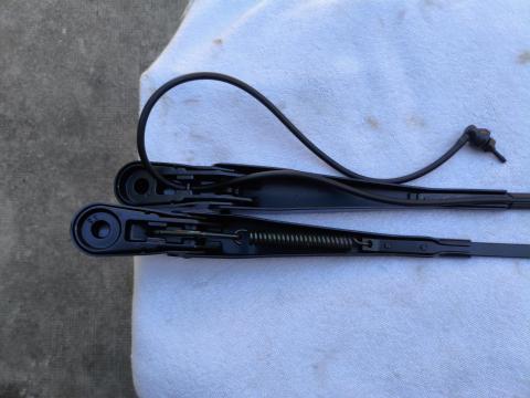 Ikarus 400 ablaktörlő kar dupla új beépített ablakmosó fej fúvóka