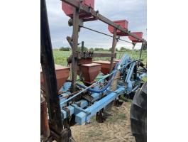 SPC műtrágya- és granulátum-adagolóval eladó