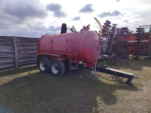 Detk 8 m³-es vízszállító,  tandemtengelyes