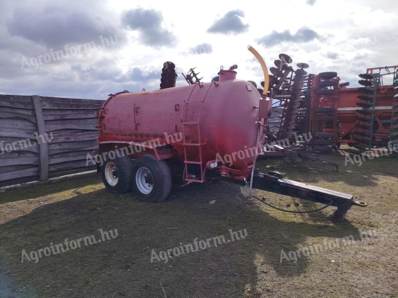 Detk 8 m³-es vízszállító,  tandemtengelyes