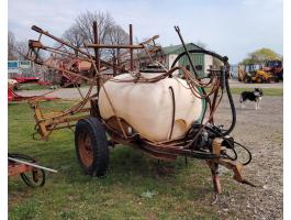 Vontatott 1000 literes vegyszerező 12 méteres szórókerettel