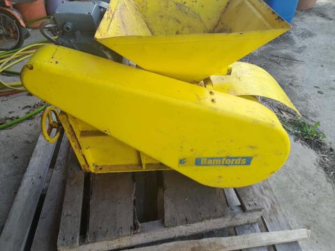 Gabonaroppantó / terményroppantó / magroppantó / roppantó