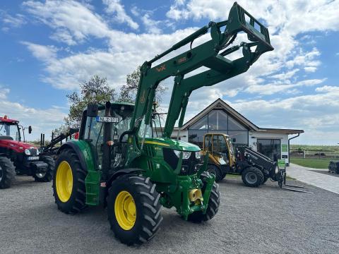 Eladó John Deere 6125M típusú traktor homlokrakodóval, frontkardánnal, fronthidraulikával