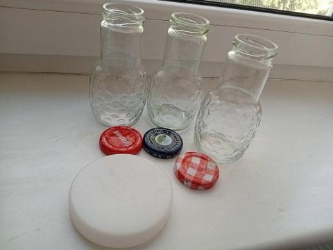 Üvegek és lapkák méz kiszereléséhez