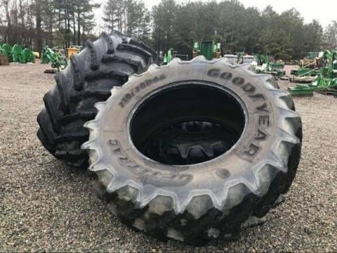 Használt mezőgazdasági gumiabroncsok többféle méretben és típusban