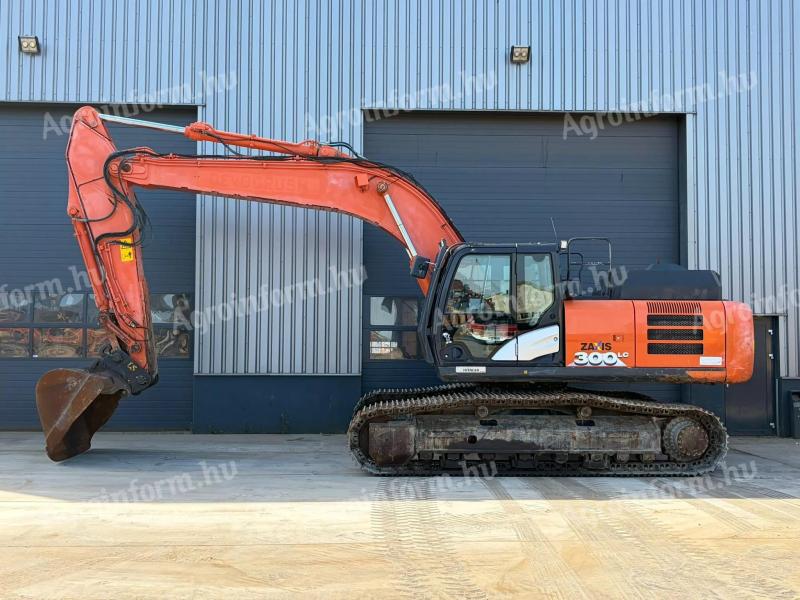 Hitachi ZX300-6 / 2018 / 10711 üzemóra / Lízing 20%-tól