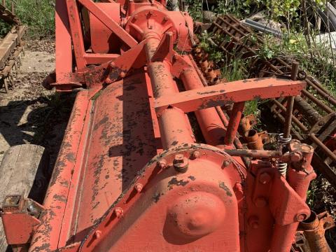 Talajmaró (4 méteres,  masszív állapot) eladó