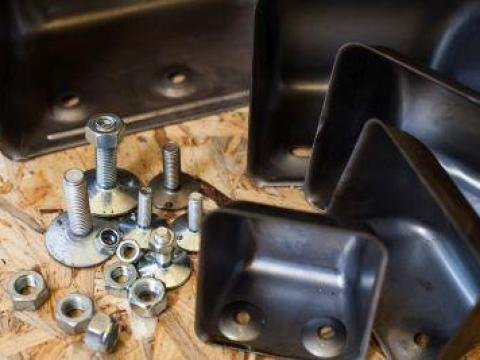 Elevátor szalag, serlegek és szerelőanyagok