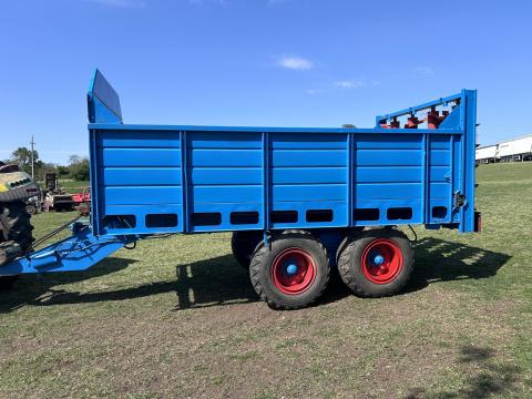 Fortschritt T-088 felújított trágyaszóró