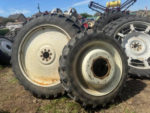ÁPOLÓKERÉK,  MŰVELŐKERÉK GARNITÚRA NEW HOLLAND,  FIAT stb. TRAKTORRA 320/90R46 és 270/95r32,,, 12.4-46 és 11.2-32