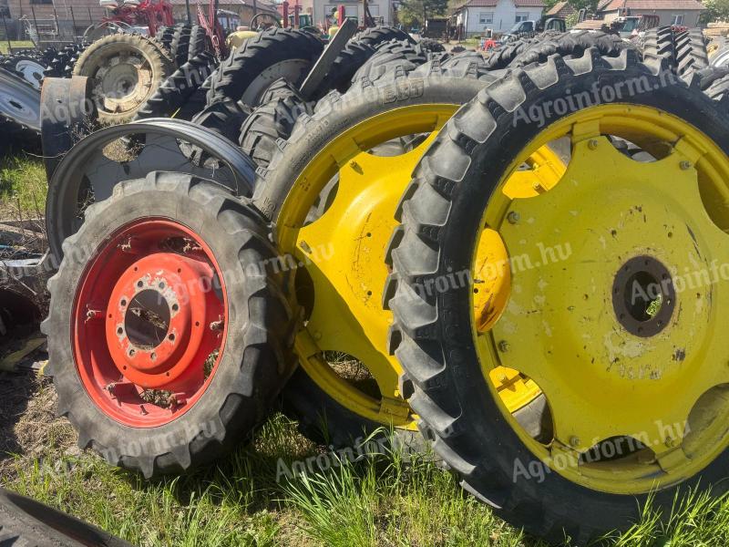 ÁPOLÓKERÉK,  MŰVELŐKERÉK GARNITÚRA 9.5-44, 9.5-28 JOHN DEERE,  CLAAS,  FERGUSON stb. traktorra 230/95R44 és 230/95R28