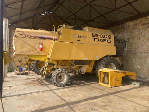 New Holland TX 66 kombájn