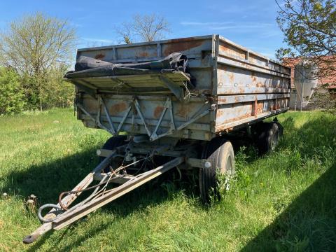 IFA kéttengelyes billenős pótkocsi