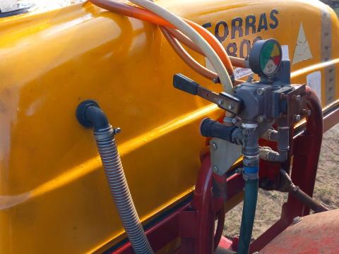 Forrás 800literes vegyszerező