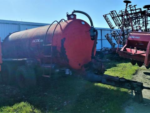 Detk 138-as szippantó 8000 literes,  2008-as évjárat