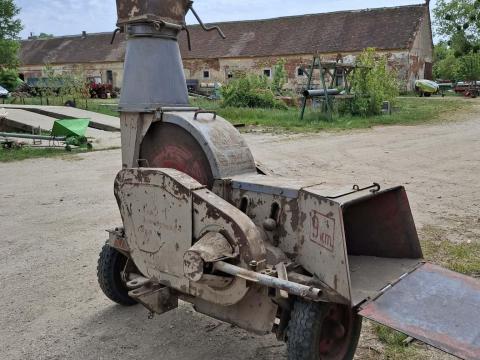 Pöttinger ágaprító, ágdaráló