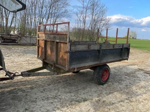 Eladó egytengelyes pótkocsi